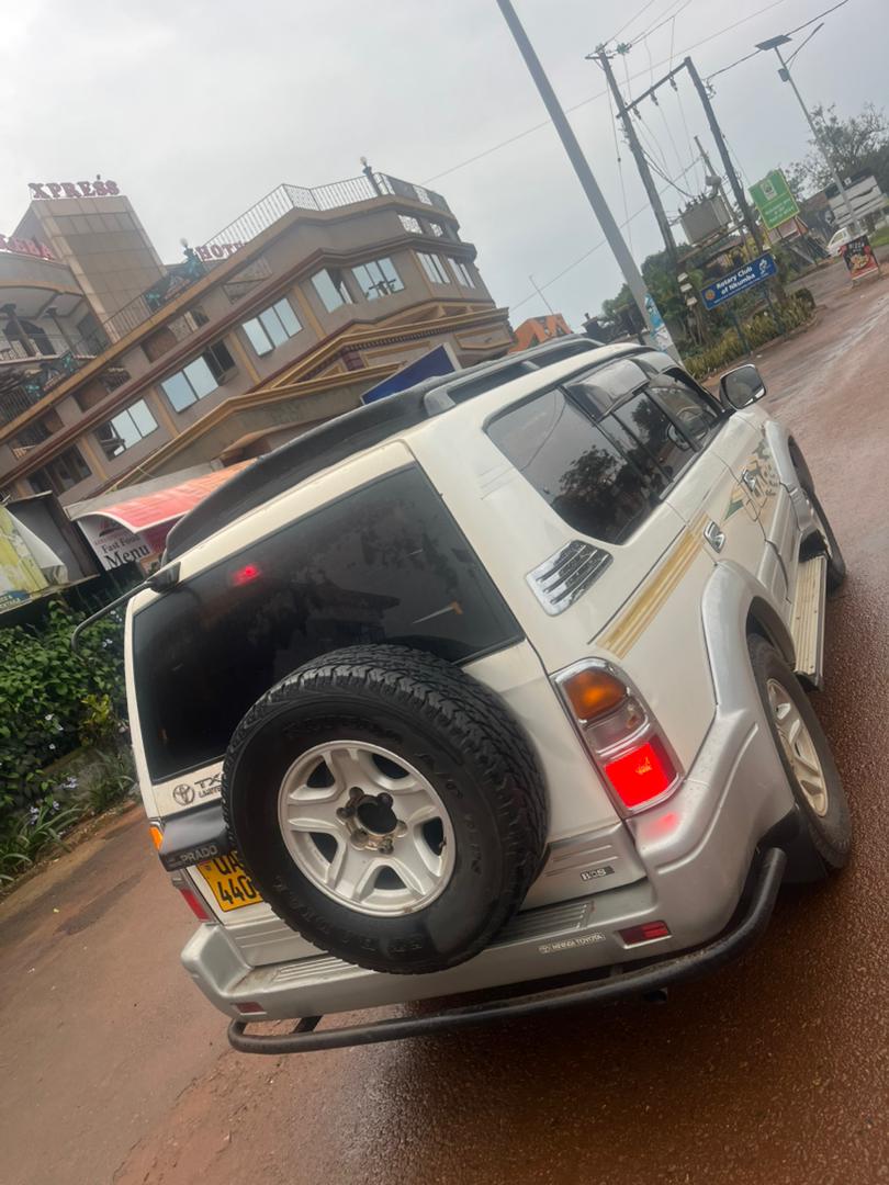 The Ultimate Guide: Car Rental in Uganda 2026